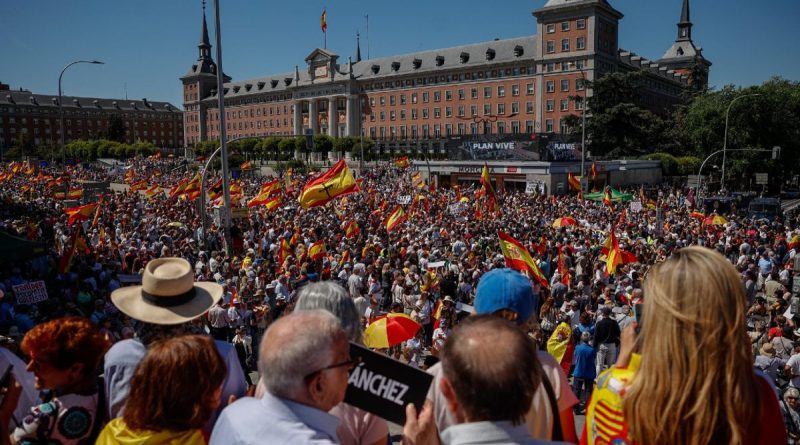 La 'vox populi' clama en Madrid: miles exigen la dimisión de Pedro Sánchez