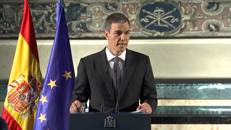 La UCO irrumpe en Ferraz y el escándalo Zapatero acorrala a Sánchez