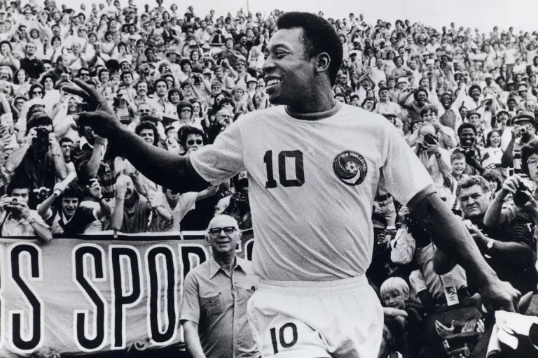 Pelé: ¿Mejor persona que futbolista? El libro de su agente desvela su faceta más íntima