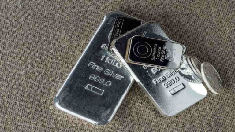 Plata: precio cae a mínimos de tres meses | ¿Por qué se hunde el oro blanco?