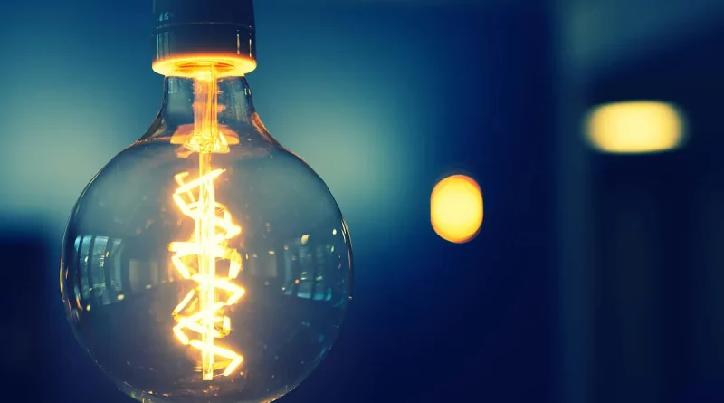 Precio de la luz hoy: la trampa del descenso y el consumo en tendencia