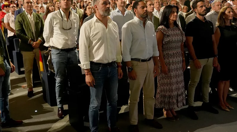 Abascal advierte al PP: Vox romperá gobiernos si hay deslealtad