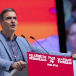 Felipe González exige a Zapatero la devolución de joyas y Sánchez lo defiende