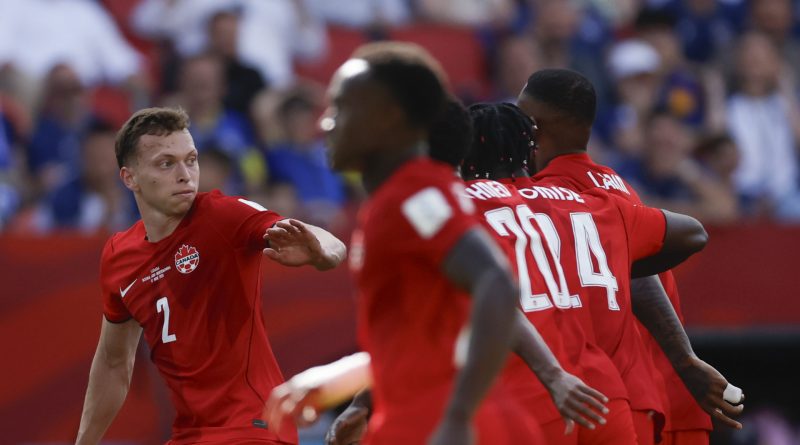 Cyle Larin salva a Canadá en su debut mundialista: Golazo que vale un punto y rompe rachas