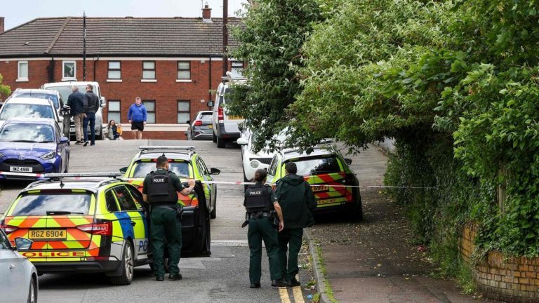 Belfast: Brutal ataque de inmigrante a hombre desata la alarma en Irlanda del Norte