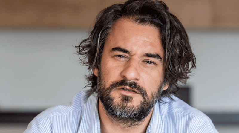 Manuel Jabois presenta a Amalia: el personaje que no puede estar quieto