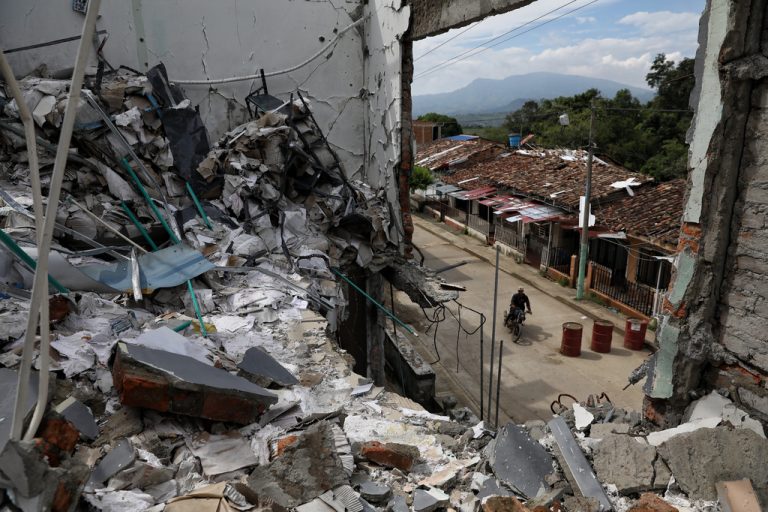 Elecciones Colombia 2026: Polarización y Desgaste Institucional Marcan el Futuro