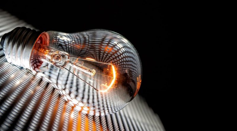 Precio de la luz: ¿Pagas de más por tu potencia contratada? Descubre cómo evitarlo