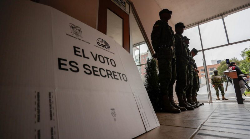 Ecuador: Bases militares y Constitución en jaque. El referéndum que define su futuro