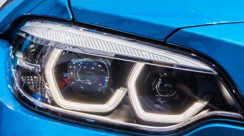 Movilidad eléctrica en España: ¿Caos o revolución sobre ruedas? Jóvenes protagonizan la tendencia