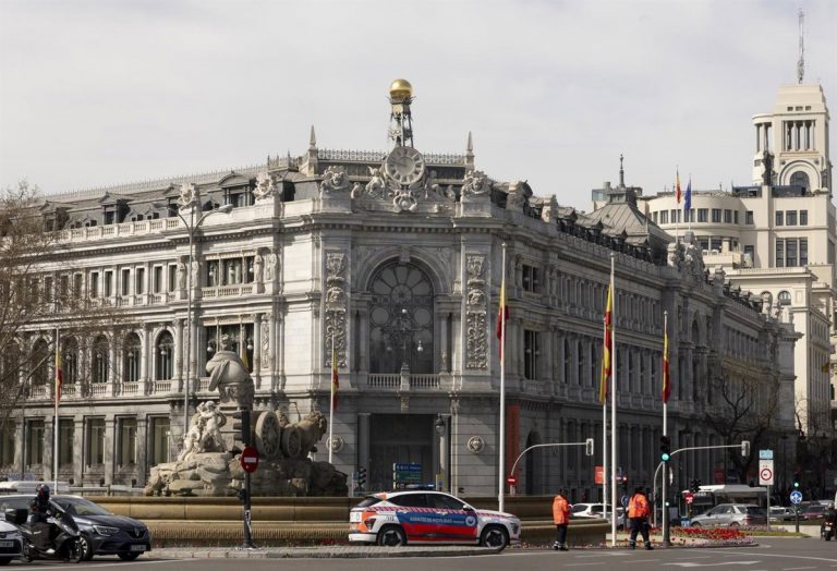 Zapatero malvendió reservas de oro por 2.180M€: hoy valdrían 16.000M€ (630% más)