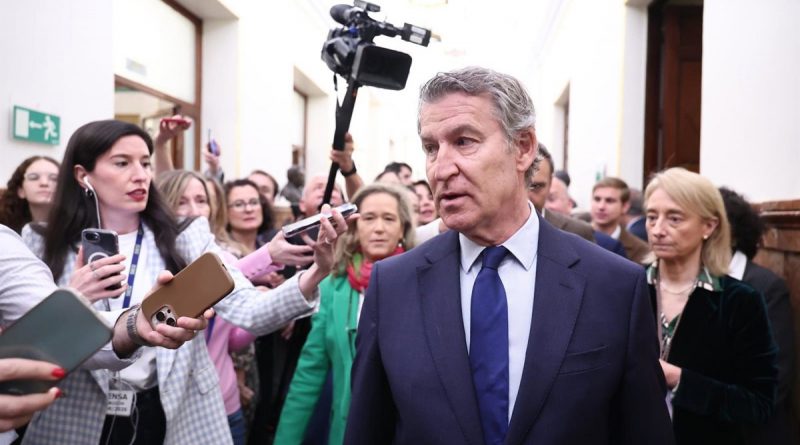 Feijóo tantea a Junts y PNV para una moción de censura: ¿El PP se rinde ante Puigdemont?
