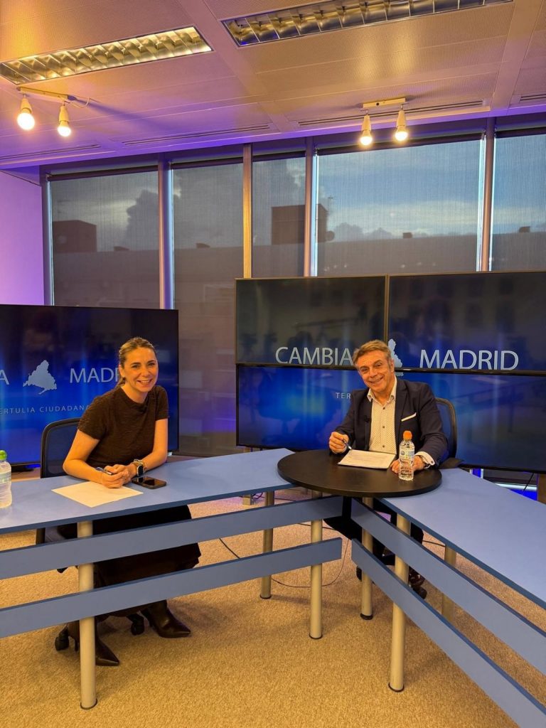 Ayuso tilda a Mar Espinar de "representante de la corrupción" en la Asamblea de Madrid