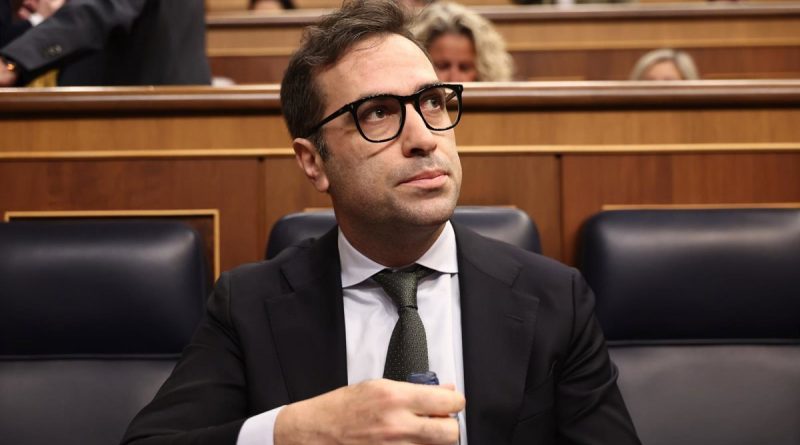 Carlos Cuerpo zanja el debate sobre el 'golpe de Estado' y critica el ruido del PP en el Congreso