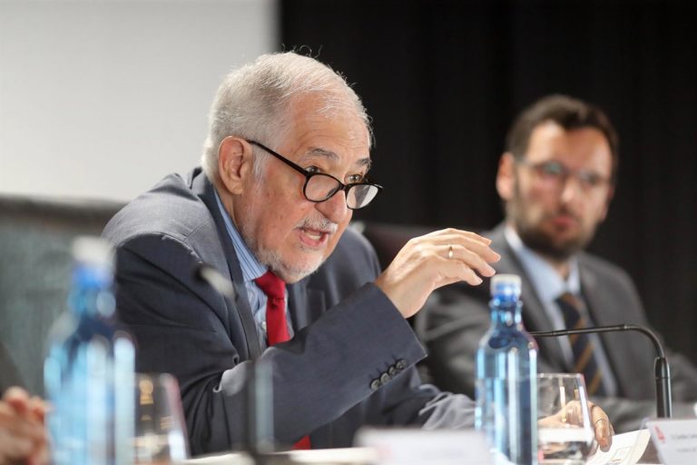 Conde-Pumpido avala a Sánchez: Grupo de trabajo para gobernar sin Presupuestos