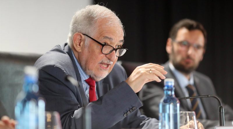 Conde-Pumpido avala a Sánchez: Grupo de trabajo para gobernar sin Presupuestos