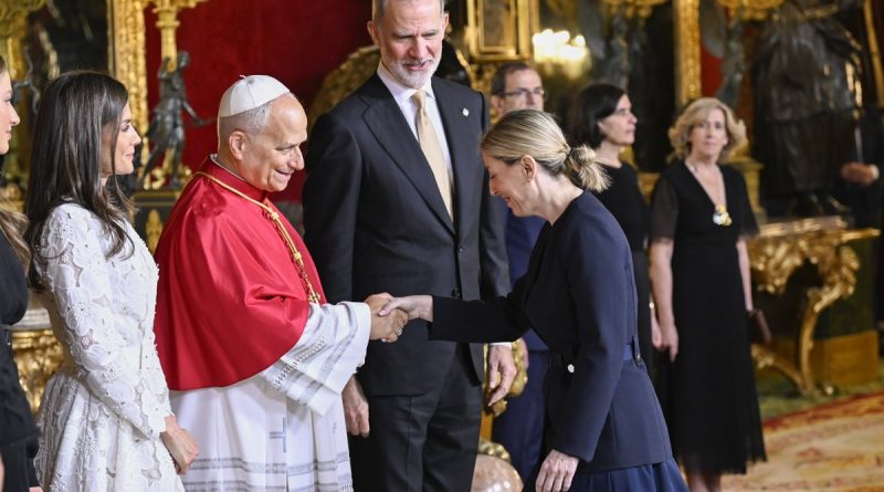 María Guardiola recibe premio en Madrid por su gestión sanitaria en Extremadura
