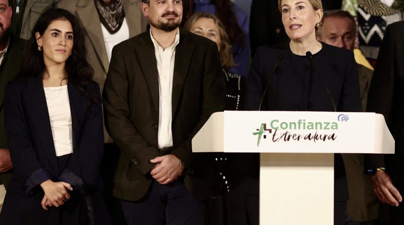 María Jesús Montero renuncia a su escaño en el Congreso para liderar la oposición andaluza