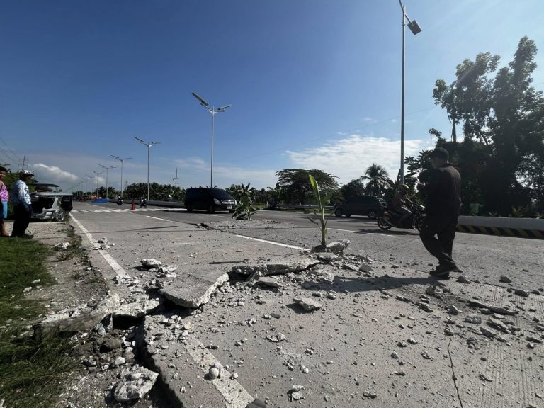 Terremoto 7.8 Filipinas: Al menos 14 muertos y alerta de tsunami en Mindanao
