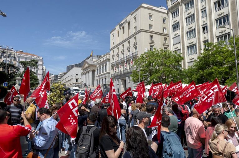 El Salario Mínimo sube a 1.221€ en 2026: todos los detalles y cómo te afecta