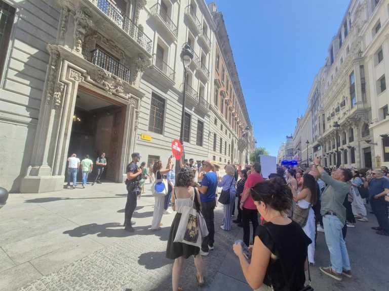 Cuba aprueba 176 medidas para liberalizar su economía y abrirse al capitalismo