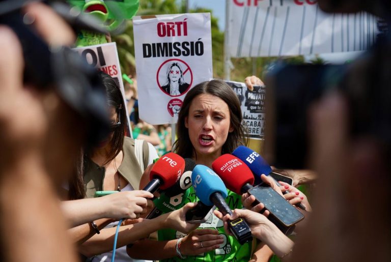 Irene Montero canta a Trump en la Eurocámara: 'Mister Genocide'
