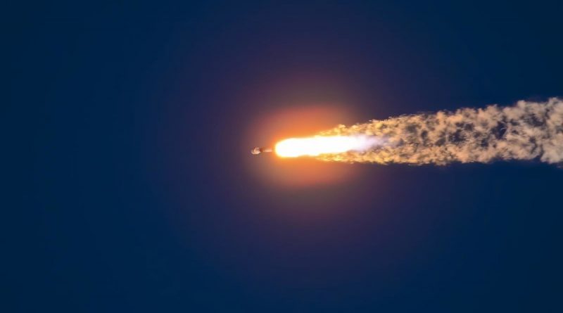 SpaceX: Datos de IA en órbita desafían la física y preparan su salida a bolsa