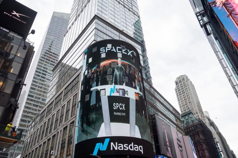 SpaceX compra Cursor por 60.000M$ tras su éxito en bolsa