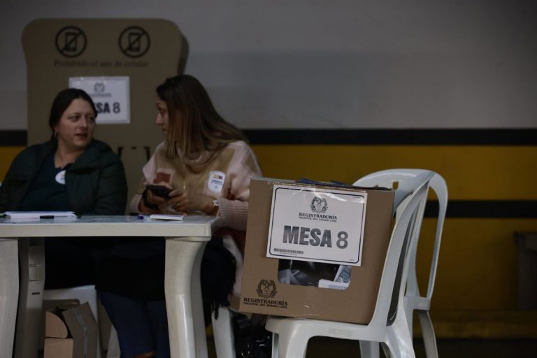 Espriella gana elecciones Colombia por la mínima: Petro y Cepeda exigen recuento oficial