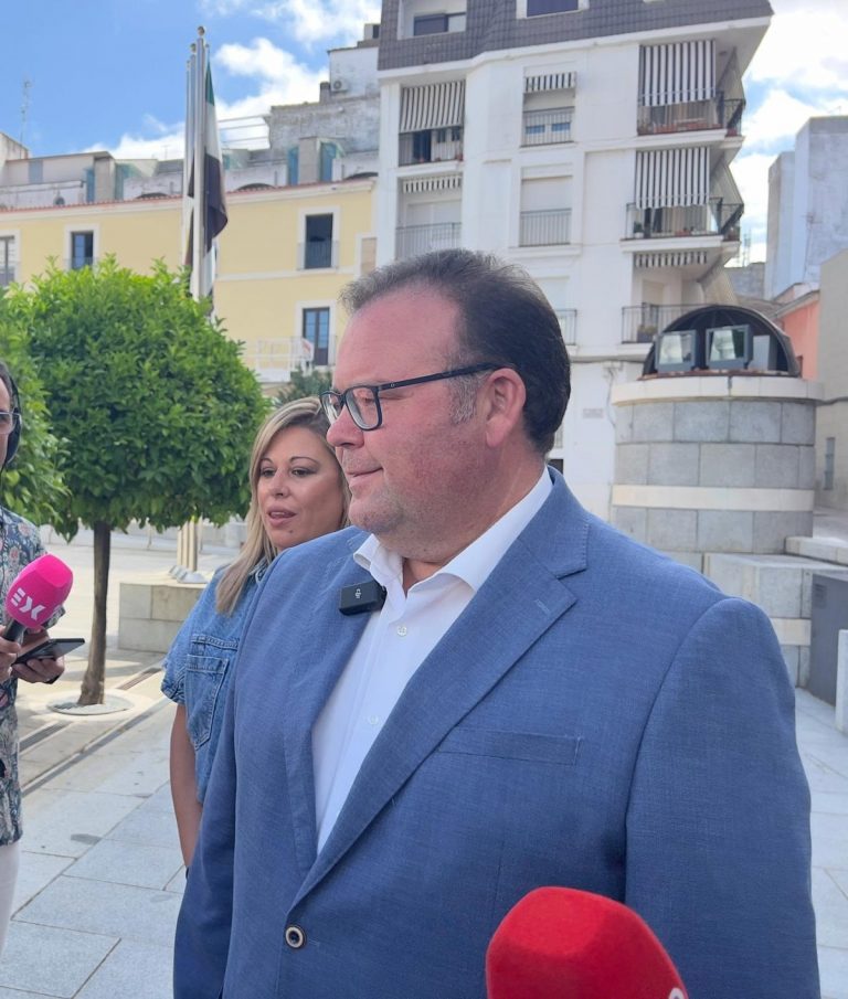 El PP logra que el Congreso inste a Sánchez a una moción de confianza y su dimisión