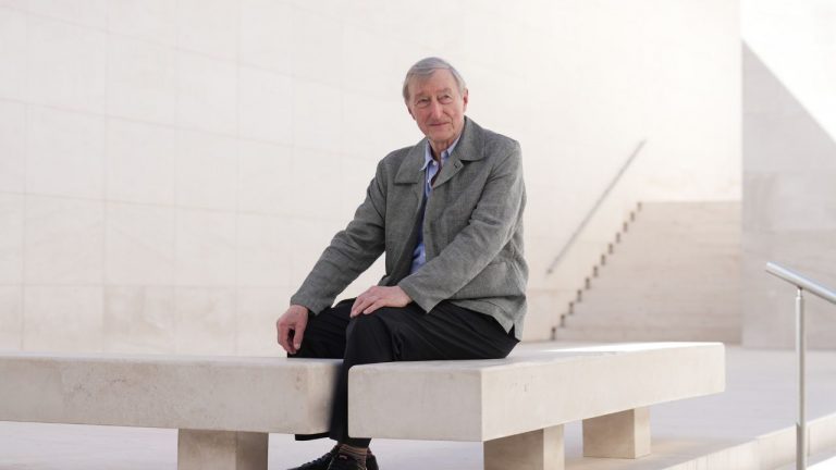 Julian Barnes, Premio Princesa de Asturias de las Letras 2026: El rebelde posmodernista que conquista España