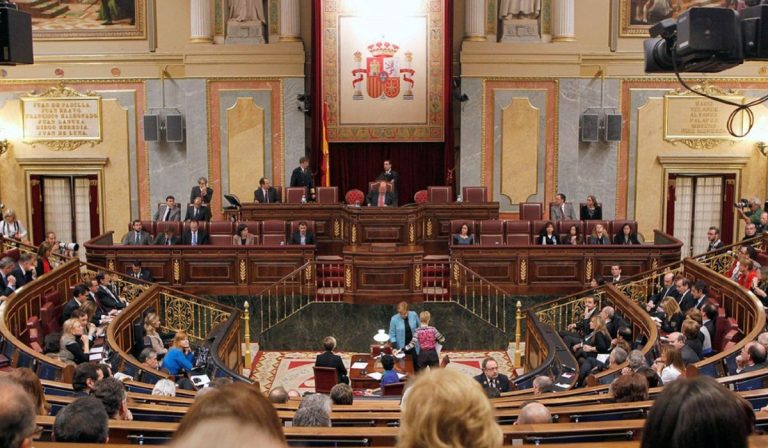 Mesa del Congreso: PSOE y Sumar acusados de 'trampear' para mantenerse en el poder