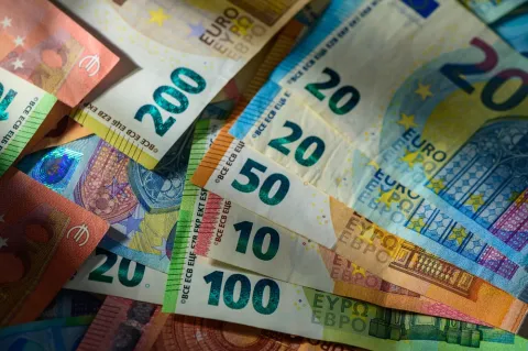 Informe del Gobierno: la economía española en alerta hasta 2027