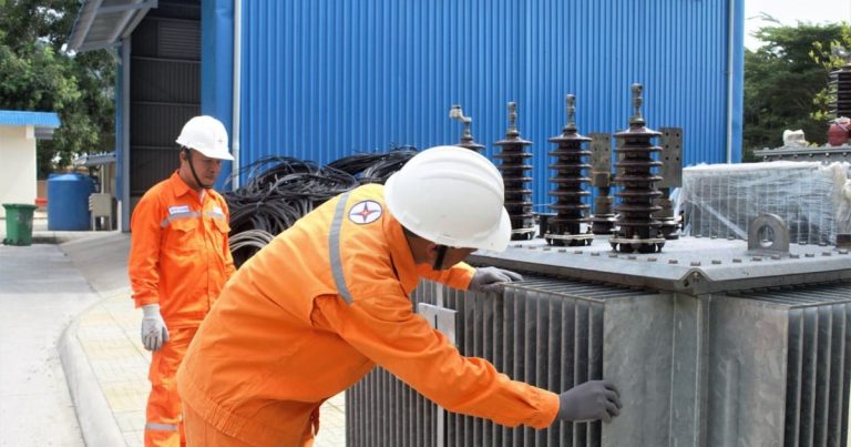 Precio luz julio: Se dispara a 213 €/MWh por ola de calor. ¿Cómo afecta a tu factura?