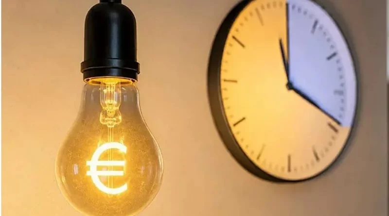 Precio luz hoy 18 de julio: se dispara a 296,85€/MWh