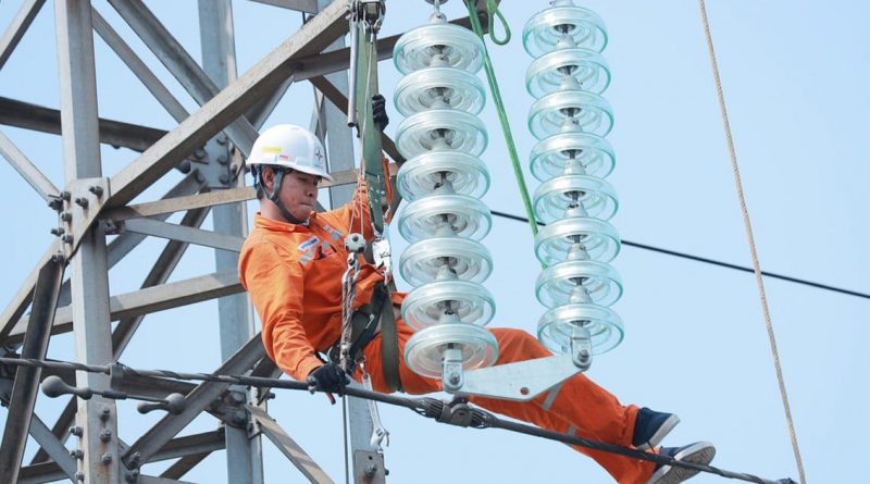 Precio luz España 2025: Subida histórica y riesgo de 'apagón'. Infórmate.