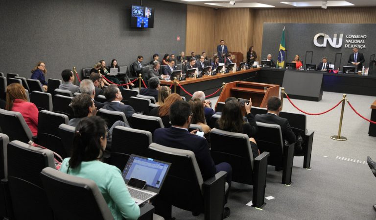 Poder Judicial España: Entiende el Rol de los Magistrados y sus Tensiones Internas