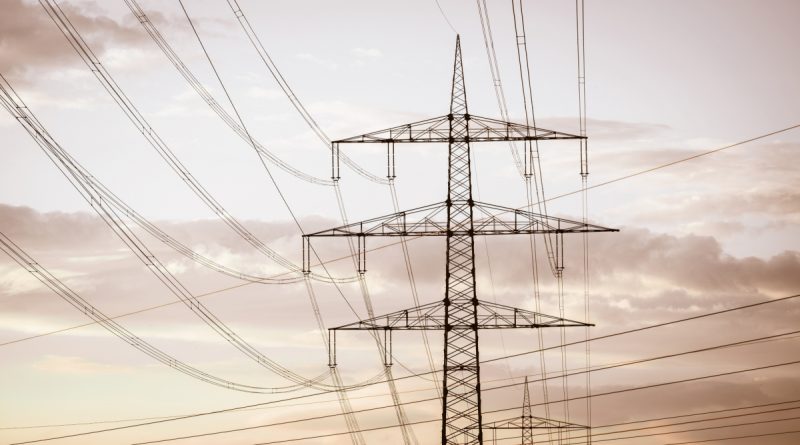 Precio luz mañana: la factura se dispara a 135€/MWh, ¿cuándo es más cara?
