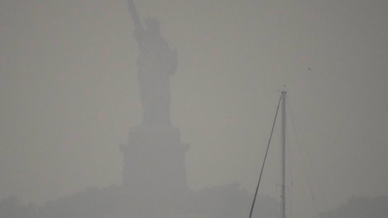 Heat dome: 40 ahogados y trenes en llamas por incendios en Canadá