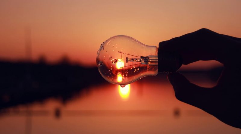 Luz gratis este jueves: ¿Cuándo y cómo aprovechar las horas de coste cero?