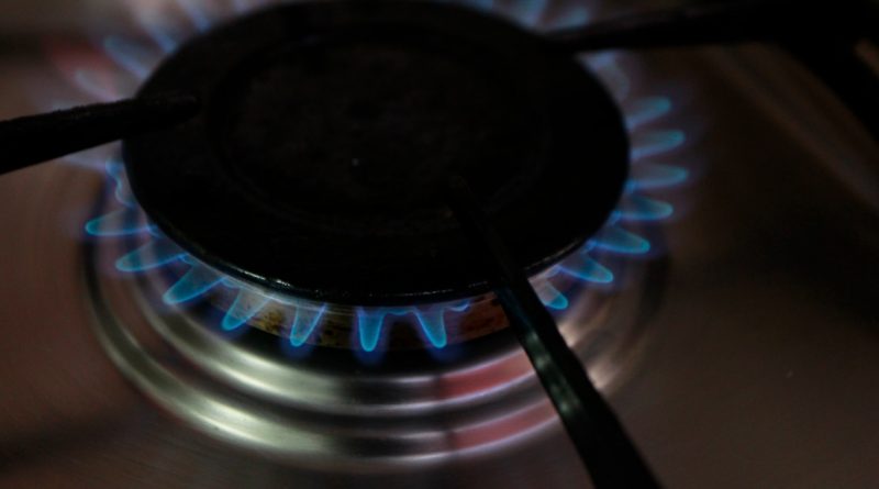Gas por las nubes y camisetas de España: el consumo en auge y sus claves