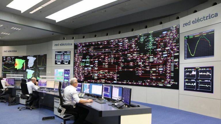 Red Eléctrica fuerza parón industrial: ¿El coste de la estabilidad?