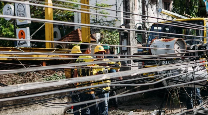 Incendio en Barcelona provoca cortes de luz masivos en plena ola de calor
