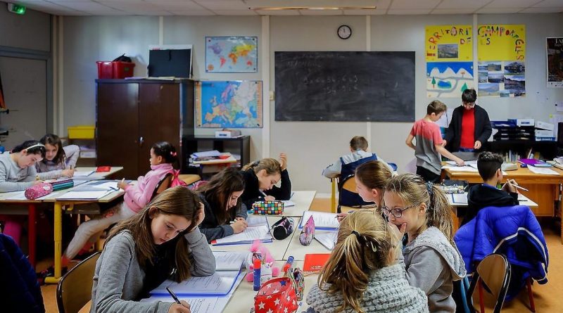 Educación en España: ¿El sistema falla mientras los españoles están dispuestos a pagar más?