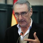 Carlos Herrera destapa el "paripé" de Sánchez con los Presupuestos: "No es que nos tome el pelo"
