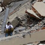 Calor extremo en España: Bomberos actúan para enfriar puentes y prevenir desastres