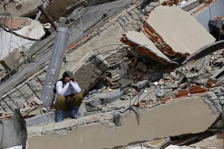 Calor extremo en España: Bomberos actúan para enfriar puentes y prevenir desastres