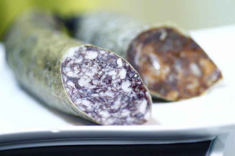 Salchichón bajo la lupa: Alerta sanitaria por Salmonella y la solución científica española sin nitritos