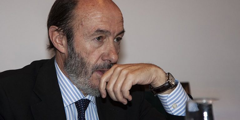 Sala Alfredo Pérez Rubalcaba en el Congreso: homenaje al legado del exministro