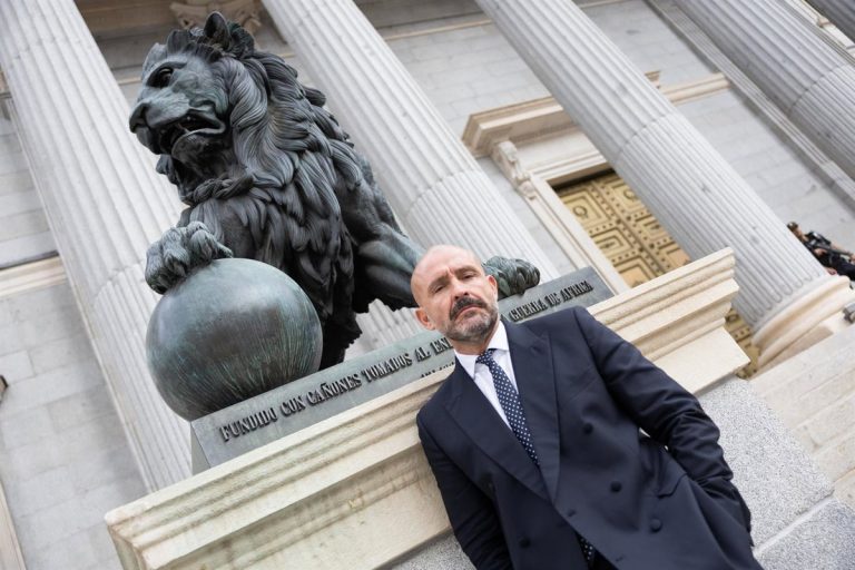 Jaime Santos (PP) pide informes psicosociales para el cambio de sexo: "La autodeterminación de género es una ficción"